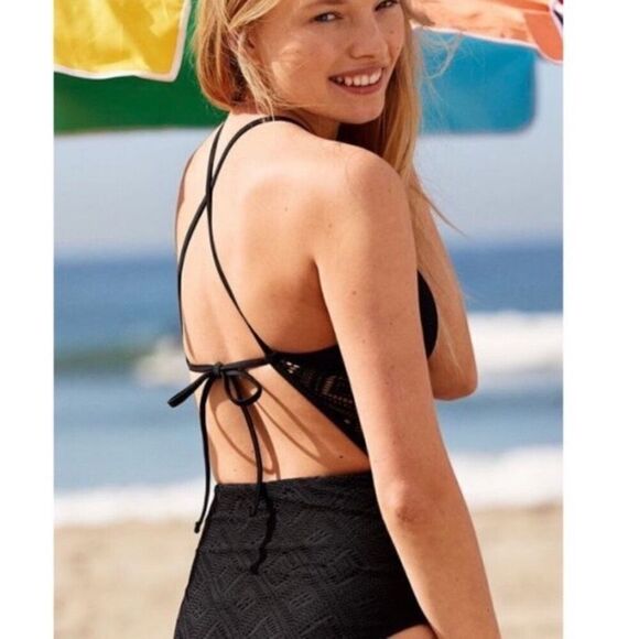Aerie Womens One-Piece Swimsuit Crochet Lined Crisscross Black Size Medium - Picture 2 of 8
